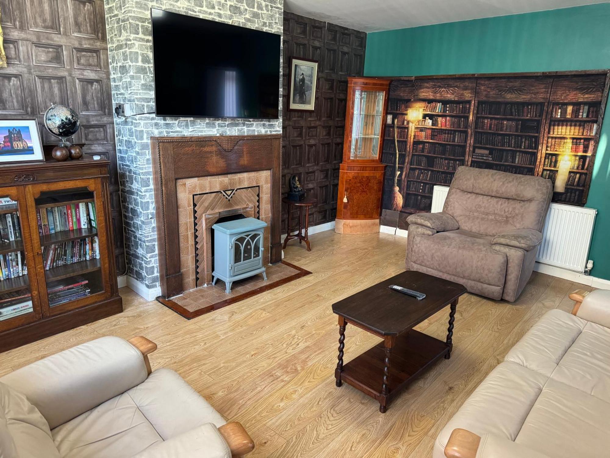 Hope St Apartment